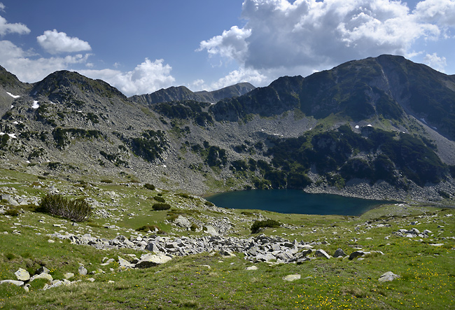 Vlachinsk jezero a Gredaro - men formt