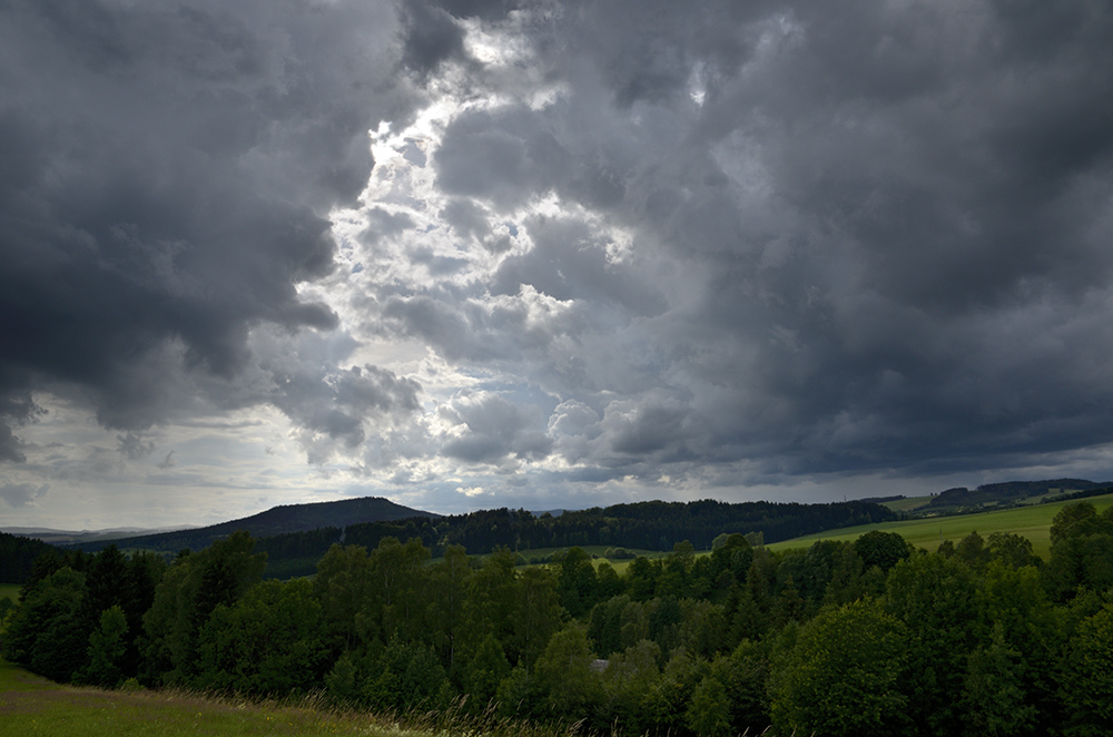 Mraky nad Ostaem - vt formt