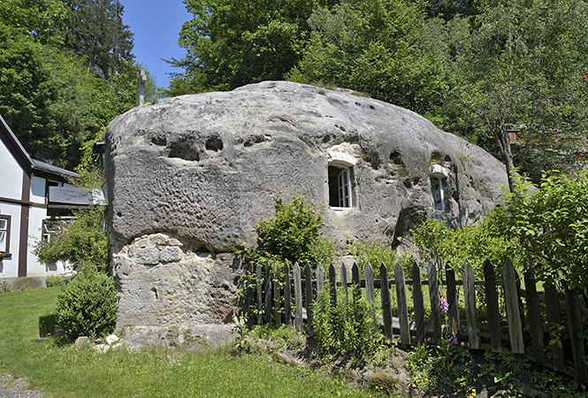 Skaln kaple ve Vemilech - men formt