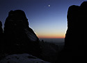 "General Laudon" pillar with Moon and Venus - main link