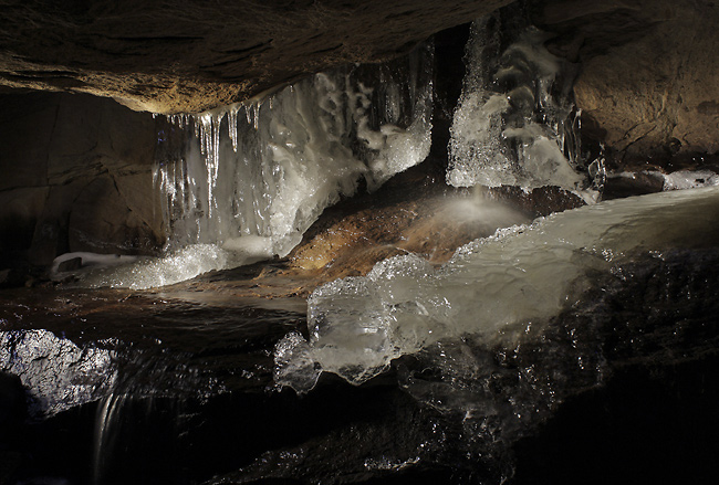 V jeskyni Macarát - menší formát