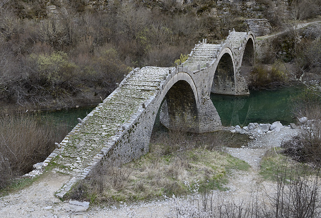 Most u Kipi - men formt