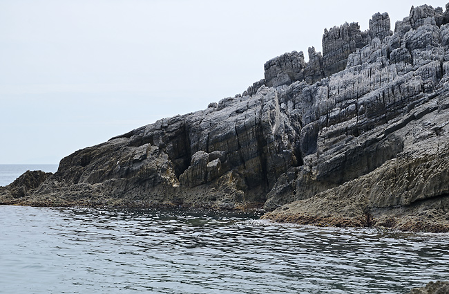 Na skalách u vody - menší formát