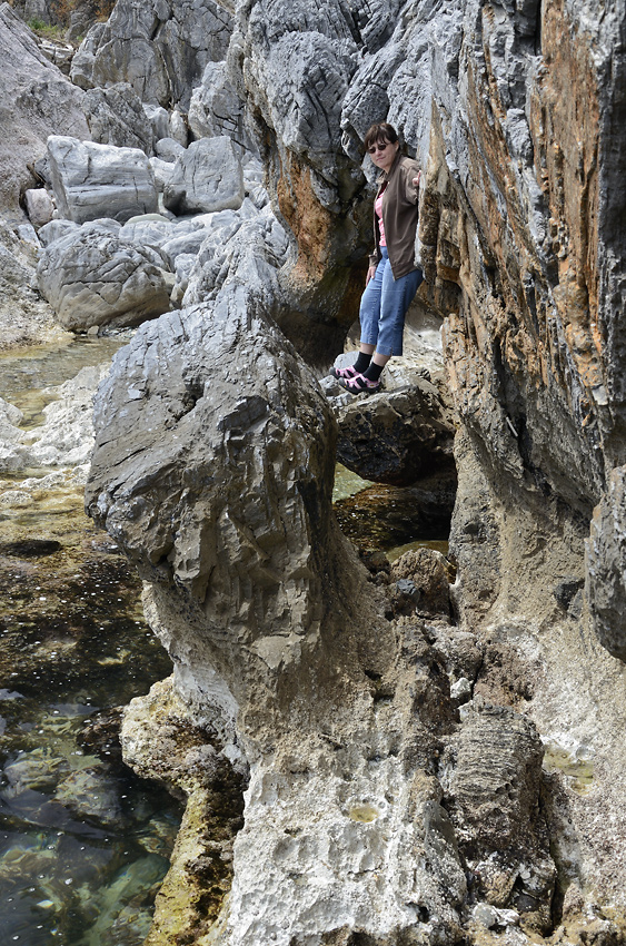 Na skalách u vody - větší formát