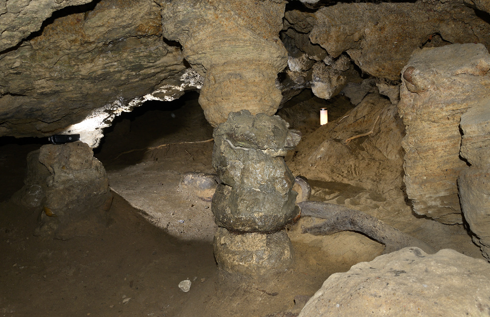 V Mechovské jeskyni - větší formát