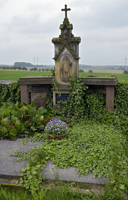 The tomb of Anna Mackov - larger format