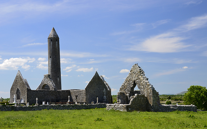 Kilmacduagh - men formt