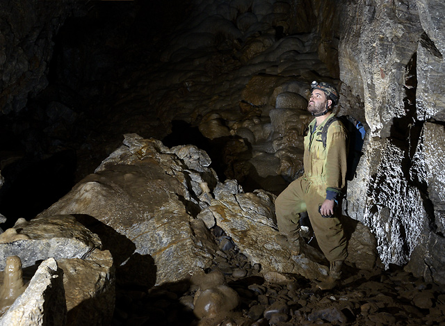 In the "Diaclasa corridor" - smaller format