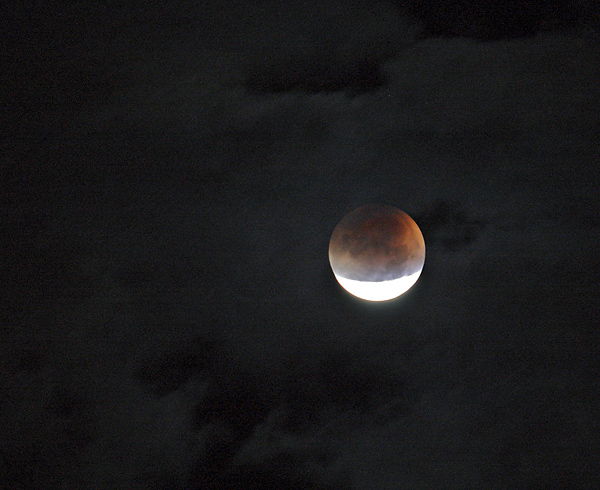 Lunar eclipse - smaller format