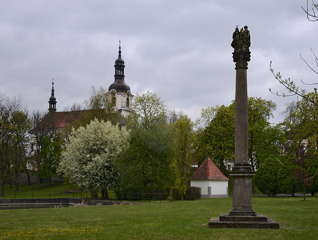 Plague column - smaller format