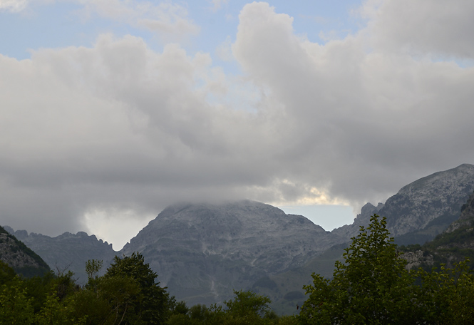 Mount in cloud - smaller format