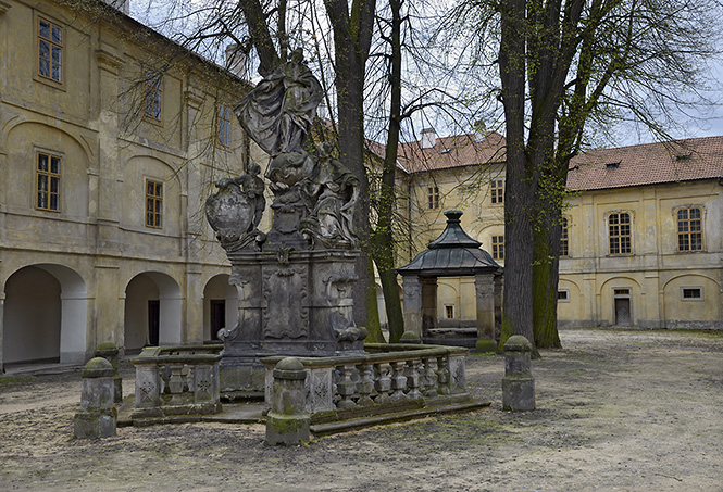 Inner courtyard - smaller format