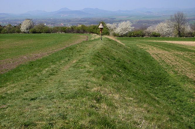 Hraditn val - men formt