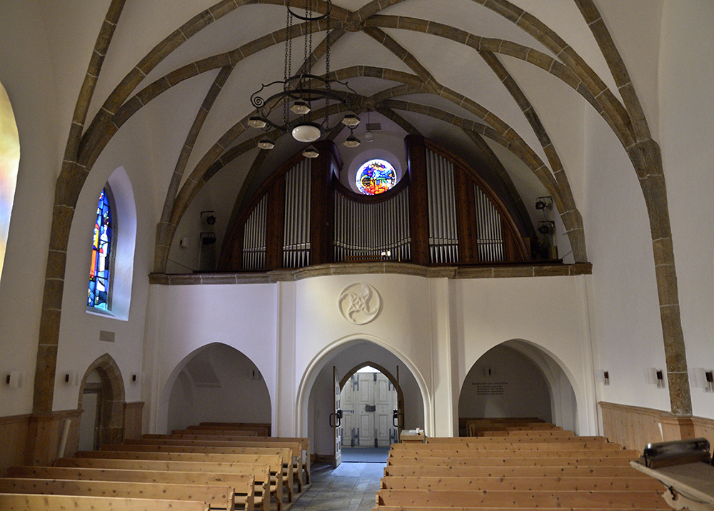 Interiér kostela v Zuoz - větší formát