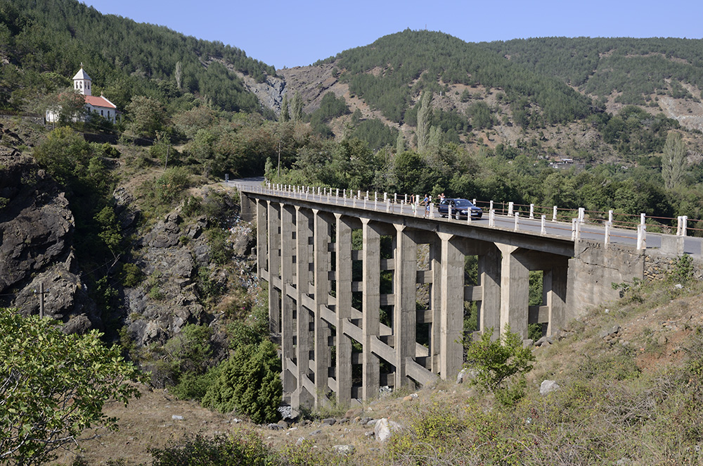 Bridge over "Gomsiqe" - larger format