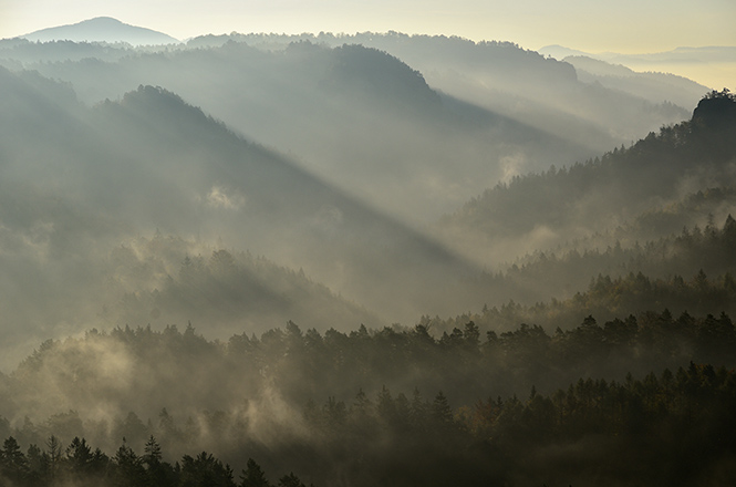 Mist in the valley - smaller format