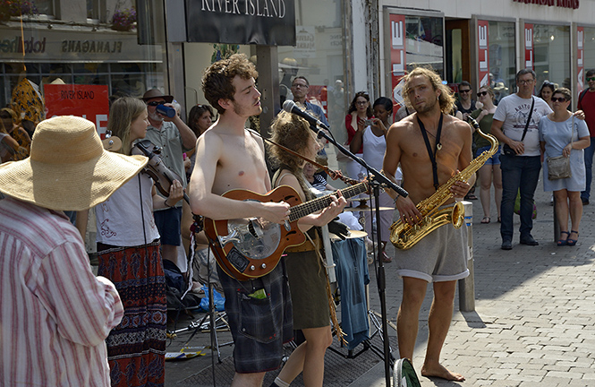 Galway Street Club - men formt