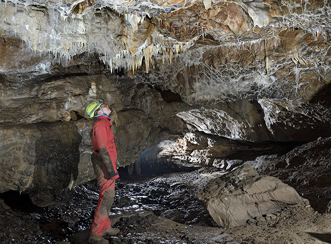 In the "New Ochoz Cave" - smaller format