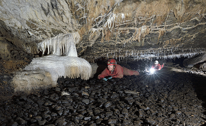 Entry to the "New Ochoz Cave" - smaller format