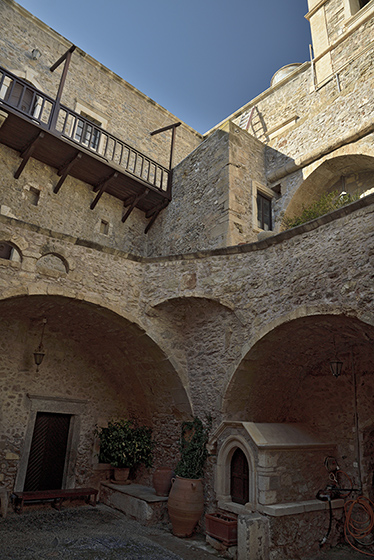 Central courtyard - smaller format
