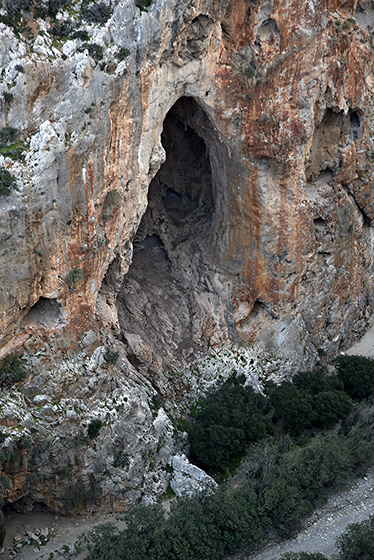 Jeskyn shora - men formt
