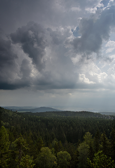 Mraky nad krajem - men formt