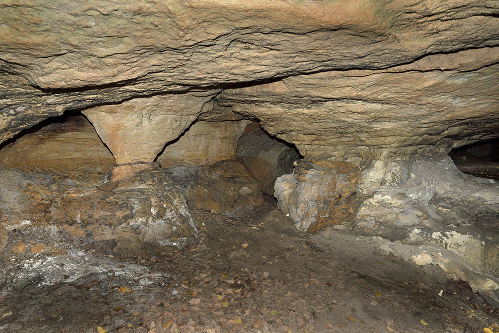 Loupežnická jeskyně - větší formát