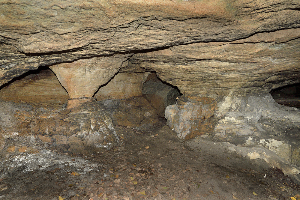 "Robber`s Cave" - larger format