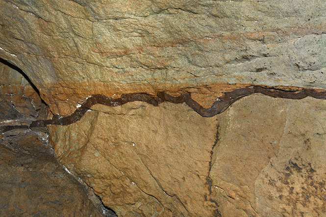 Ironstone layer - smaller format