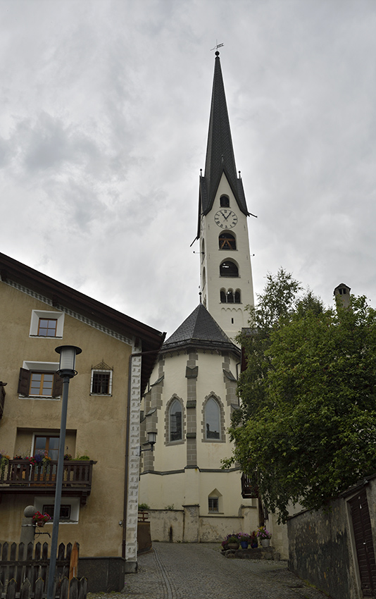 In <I>Zuoz</I> town - larger format