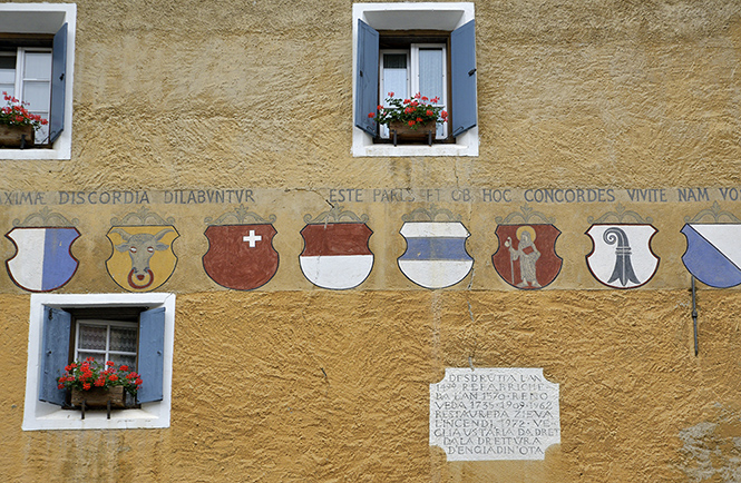 In <I>Zuoz</I> town - smaller format