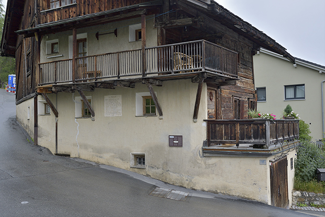 In <I>Zuoz</I> town - smaller format