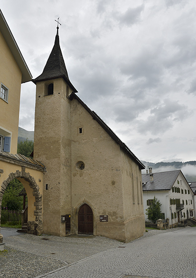 In <I>Zuoz</I> town - smaller format