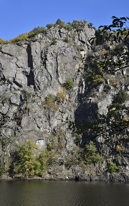 "Maenka" rock - larger format