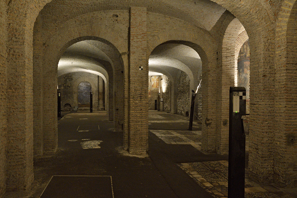 In the old basilica - larger format