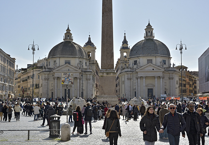 Piazza del Popolo - men formt
