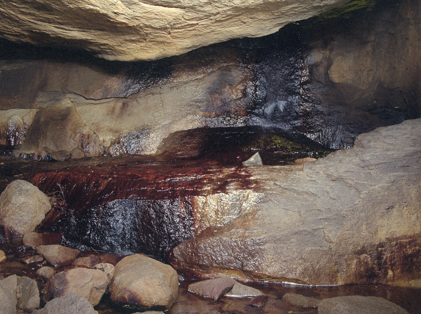 V jeskyni Macart - vt formt