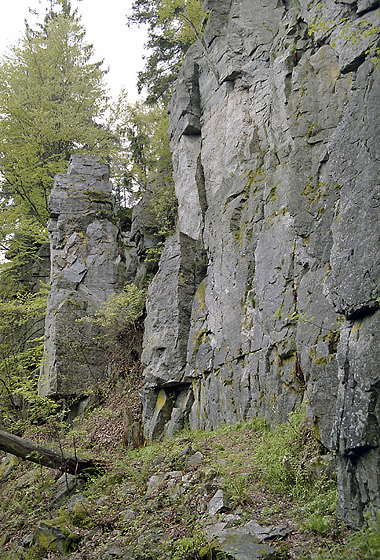 Rocks on the "Little Hat" hill - smaller format
