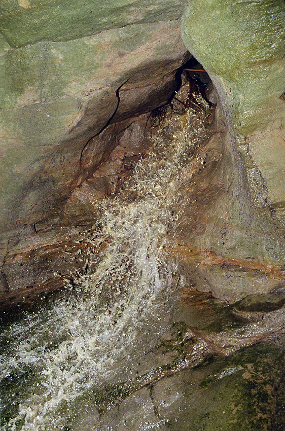 Anatomie vodopádu - větší formát