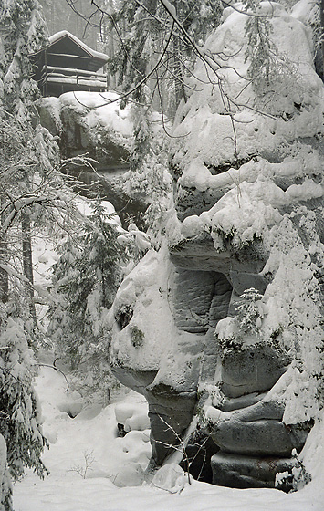 Lodge on the rock - smaller format