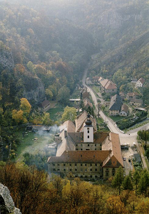 Sv. Jan pod Skalou ze stny nad klterem - vt formt