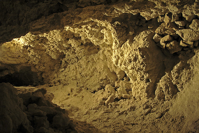 V jeskyni na Turoldu - men formt