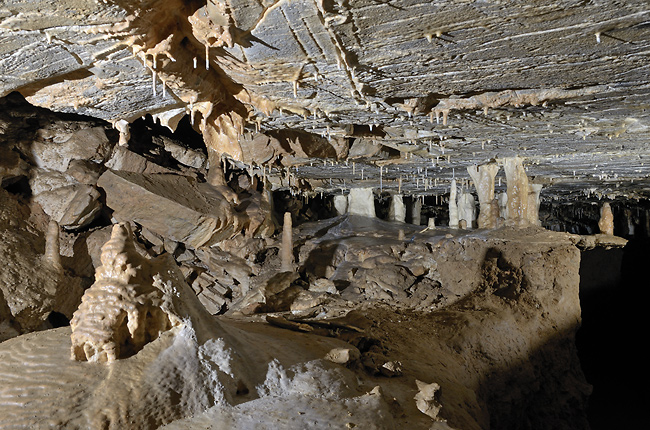 V Holtejnsk jeskyni - men formt