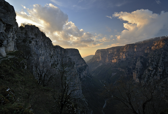 Kaon Vikos - men formt