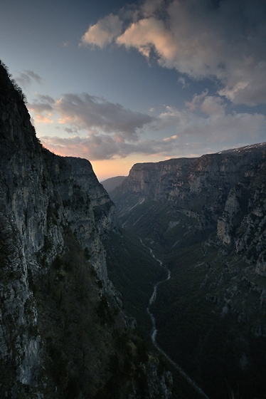 Kaon Vikos - men formt