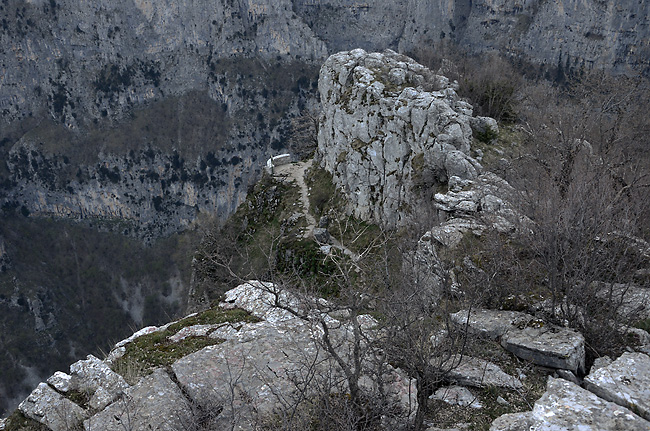 Nad vyhldkou - men formt