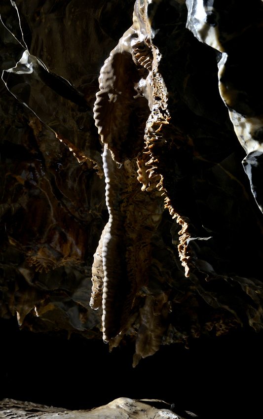 Toothy dripstones - larger format