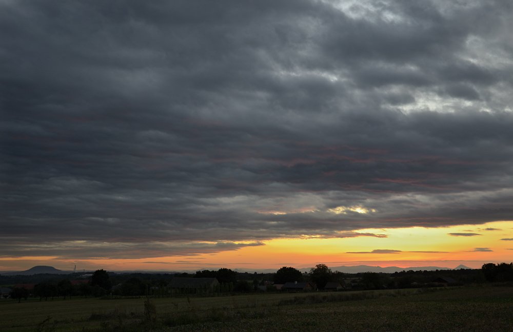 "Midmountains" panorama - larger format