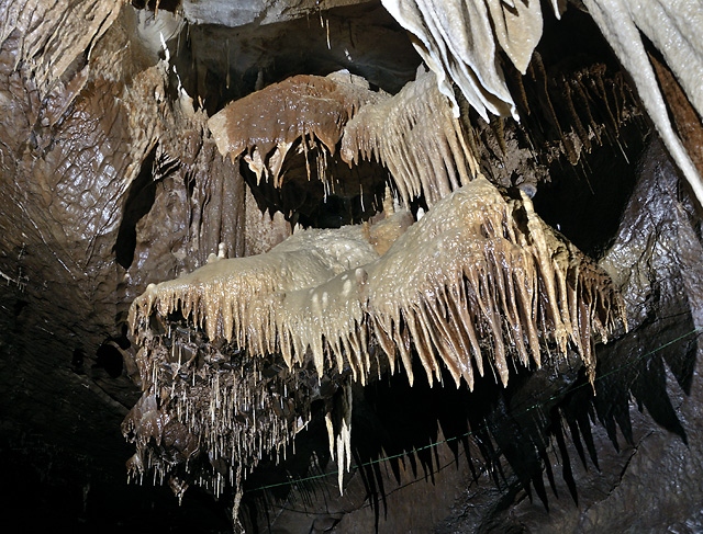 Sedimenty u stropu - men formt