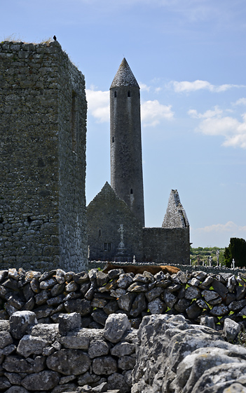 Kilmacduagh - men formt